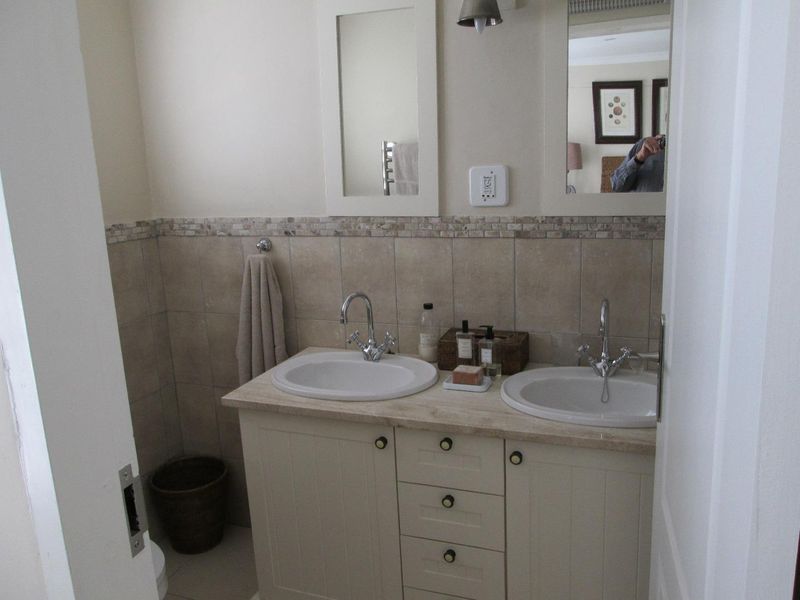 Immaculate interior decorated and  furnished sea view penthouse in central Swakopmund - Photo 5