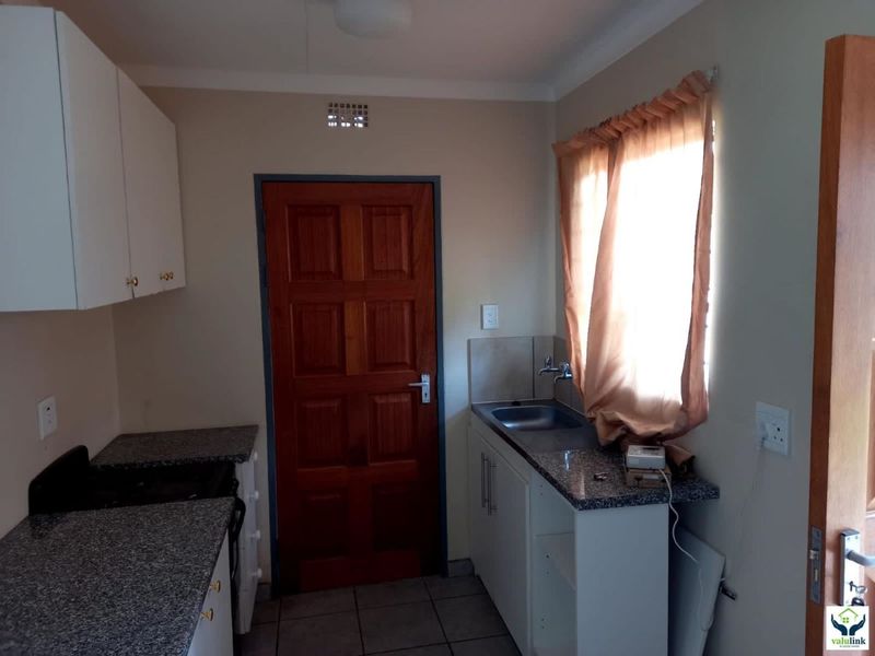 Riverside View R 885 000- 3 Bed Home! - Photo 6