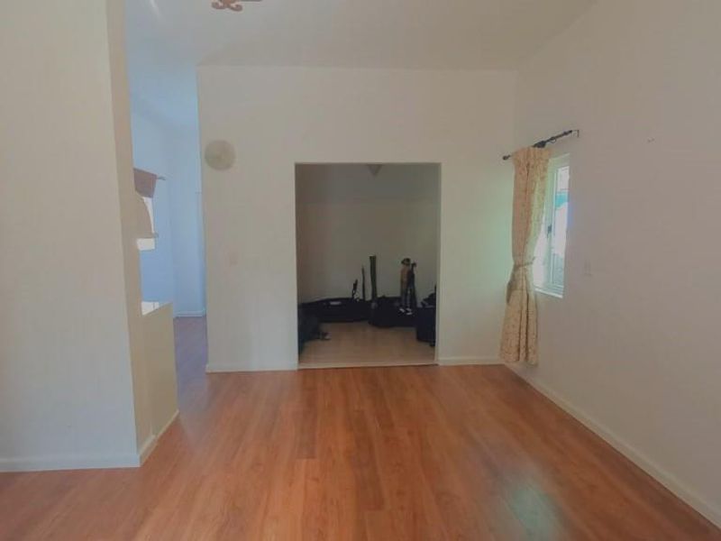 3 Bedroom 3 Bathroom Home - Photo 10