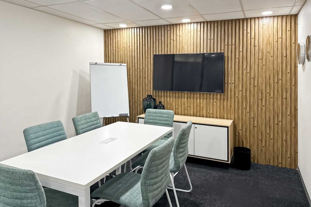 All-inclusive access to coworking space in Regus Five @ Dolorite - Photo 5