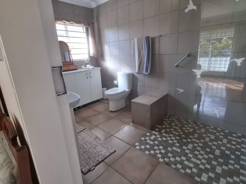 Beautiful Home for the Larger Family - Photo 8