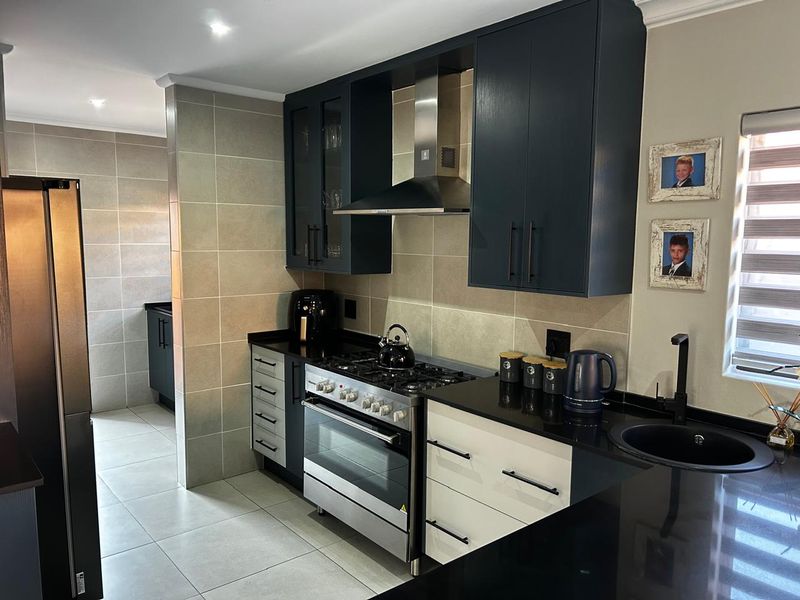 Stunning Facebrick Cluster for rent - Photo 5