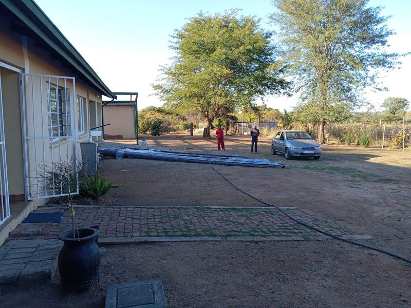 "Dream Big: 8.5 Hectares of Opportunity in Vastfontein! - Photo 6