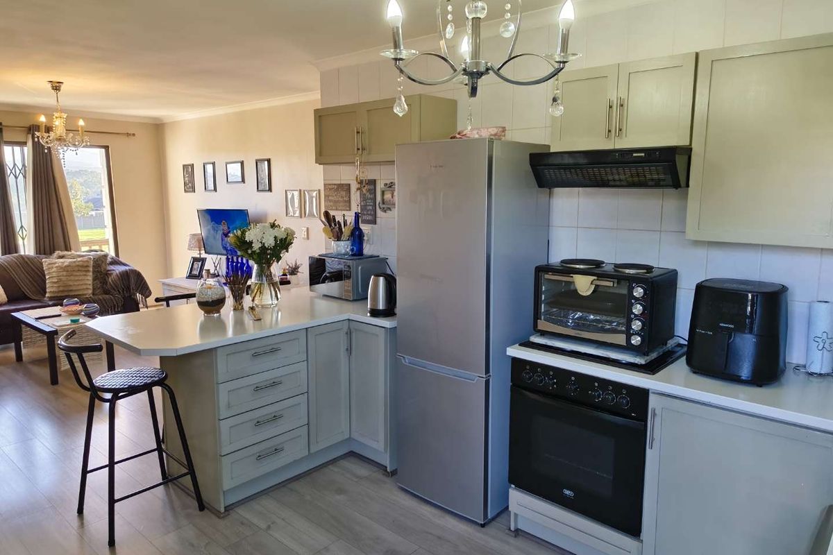 Stylish 2-bedroom townhouse to rent in Carmen Villas - Photo 4