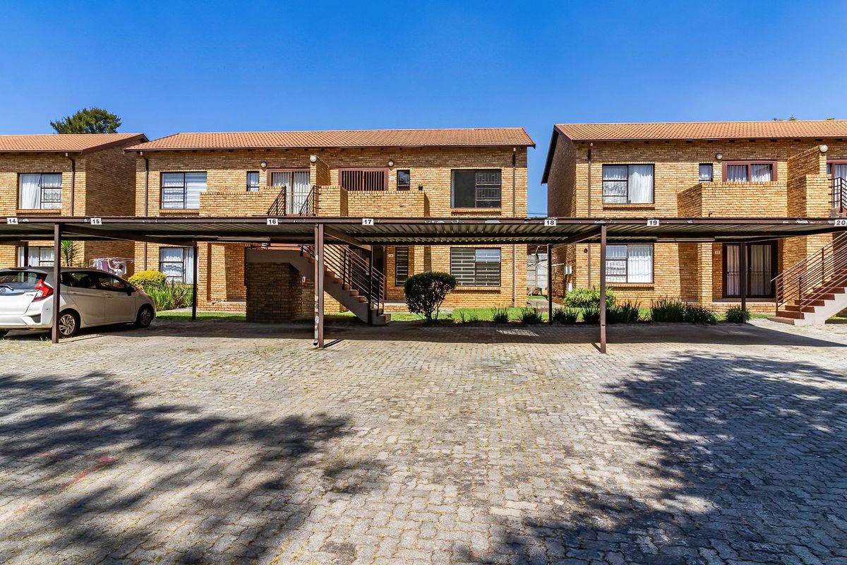 2 Bedroom Townhouse to Rent in Blackheath - Photo 3