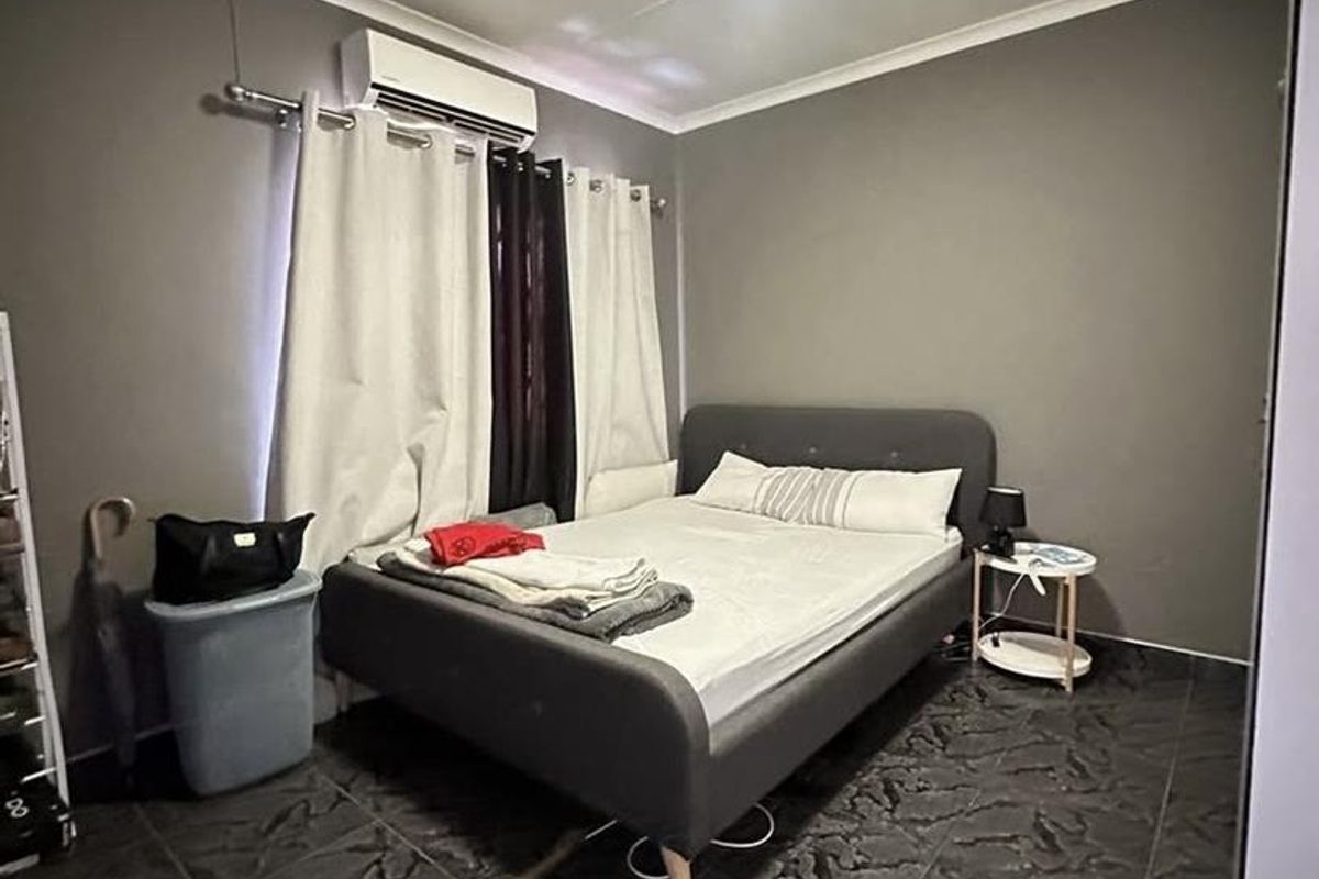 2 Bedroom Flat for Sale - Photo 4