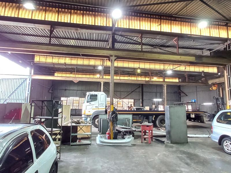 600m2 Jet Park Warehouse To Let - Photo 6