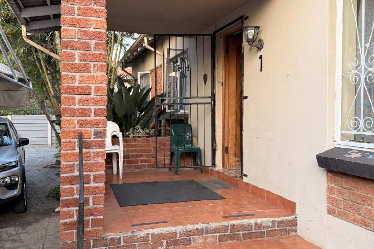 Investment Property with 5 Bachelor Flatlets - Photo 5