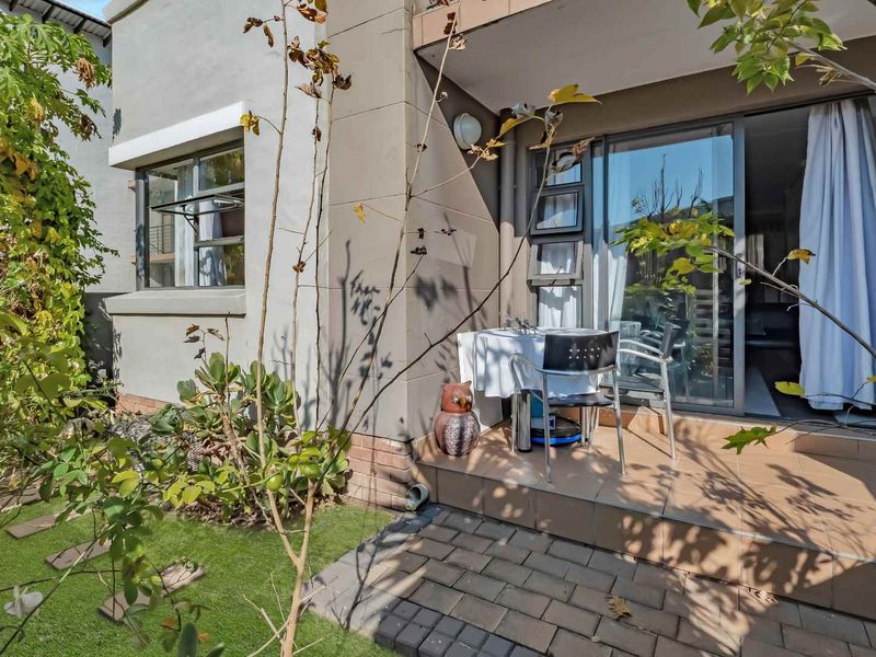 2 BEDROOM 1 BATHROOM GARDEN APARTMENT FOR RENT IN FOURWAYS - Photo 1