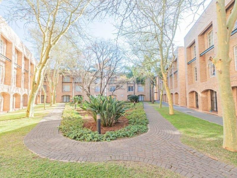 Prime 1-Bedroom in Hatfield - Ideal for Students & Pros!" - Photo 2