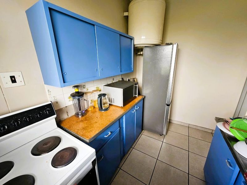 Spacious 1.5-Bedroom Apartment in Prime Queenswood Location - Photo 5