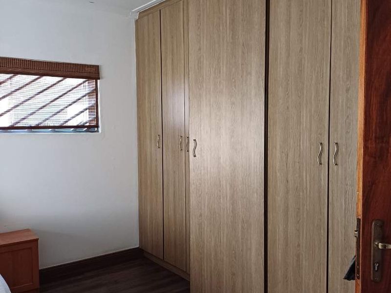 Family Home with Flat close to Duneside School and Dunesmall - Photo 8