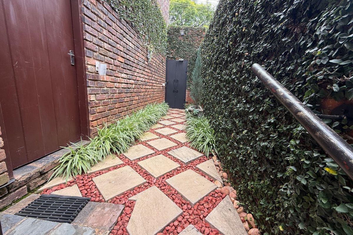 1 Bedroom lock up and go Apartment - Photo 2