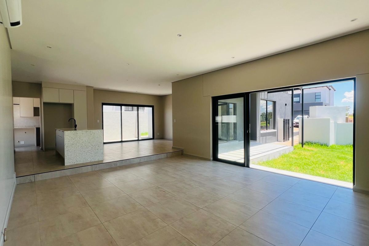 Newly Built- Ready to Move in - Family 3 bedroom home - Photo 2