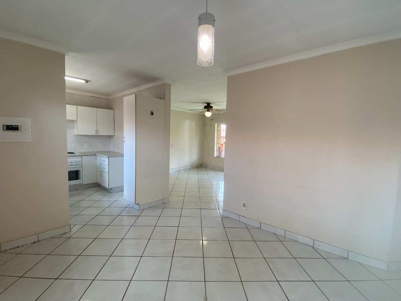 2 Bedroom Townhouse in Rooihuiskraal North. - Photo 9