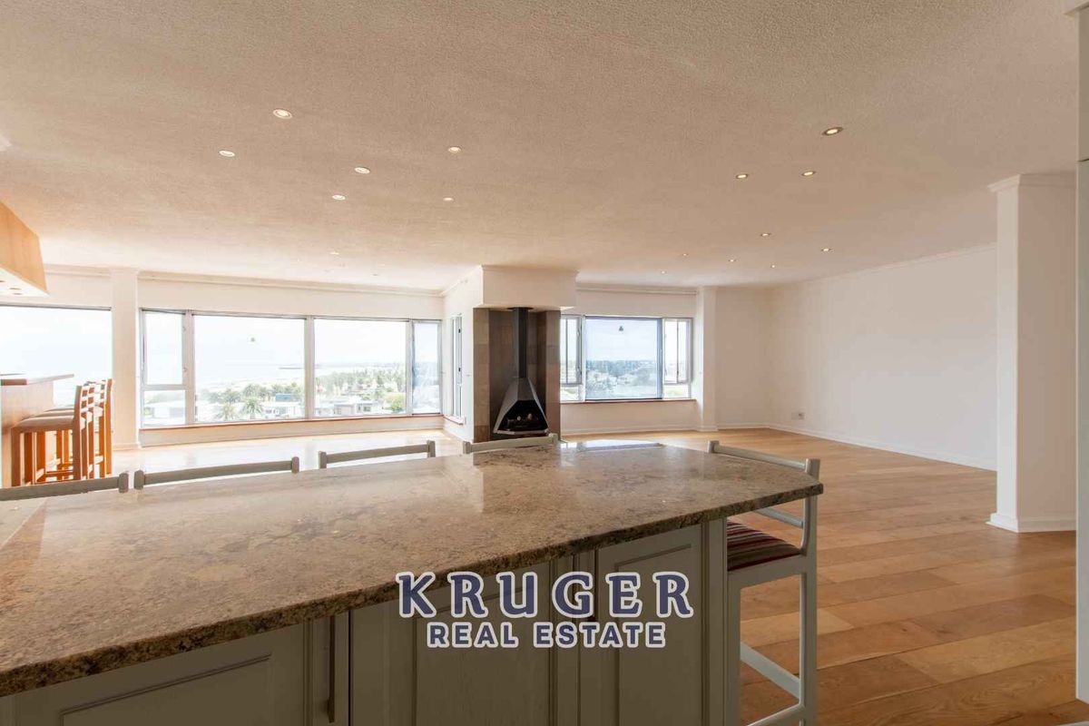 🚨 WARNING: Once You See This Penthouse, You Won’t Want to Leave! 🌊🔥 - Photo 4