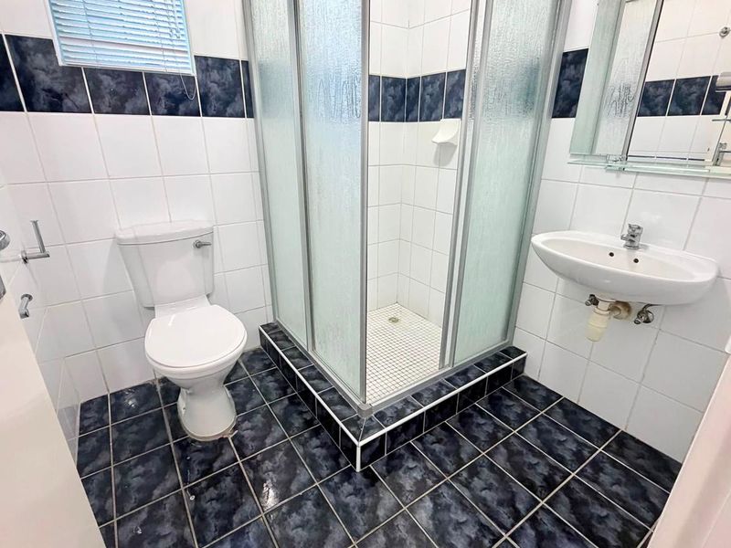4 Bedroom Townhouse TO LET in Ludwigsdorf - Photo 6