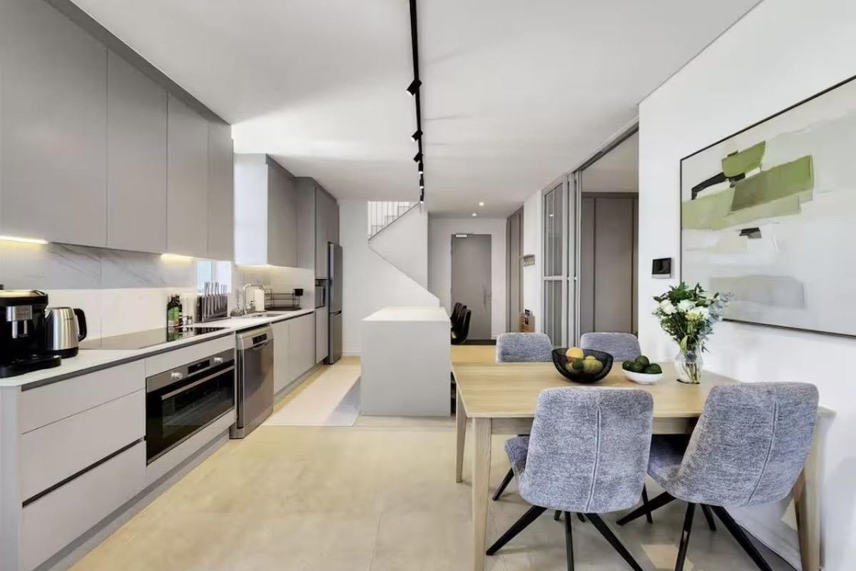 Luxury Green Point Penthouse - Photo 5