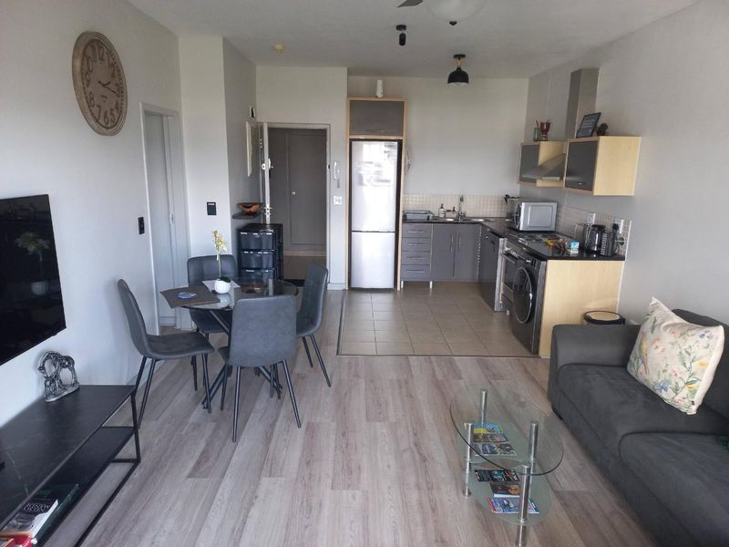 10th floor apartment overlooking a nature reserve! - Photo 9