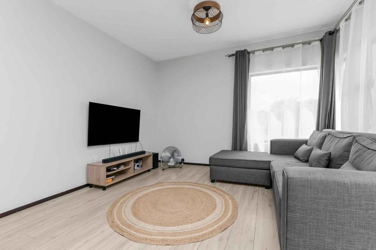 Immaculate 3 Bedroom, 2 Bathroom Apartment For Rent in Broadacres - Photo 4