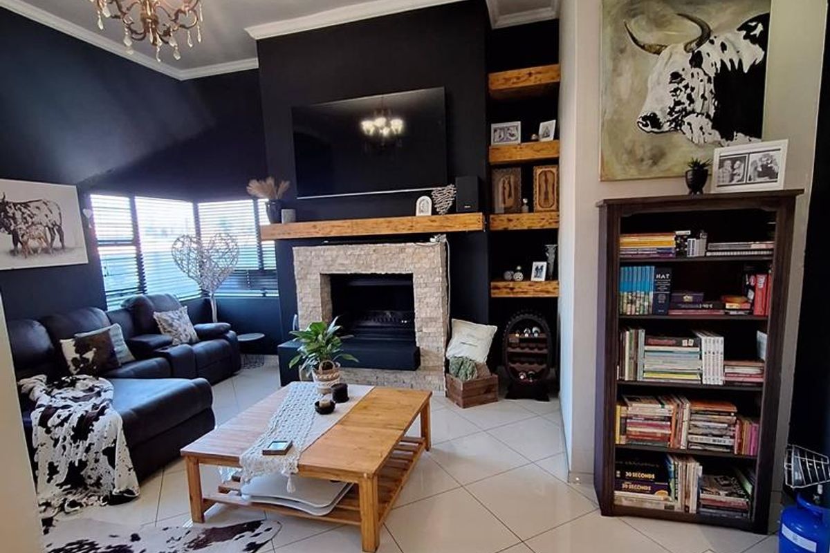 Swakopmund- For Sale- N$4 900 000 - Photo 3