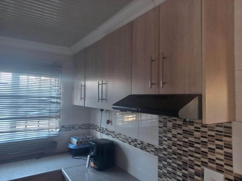 Lovely Family home - Photo 8