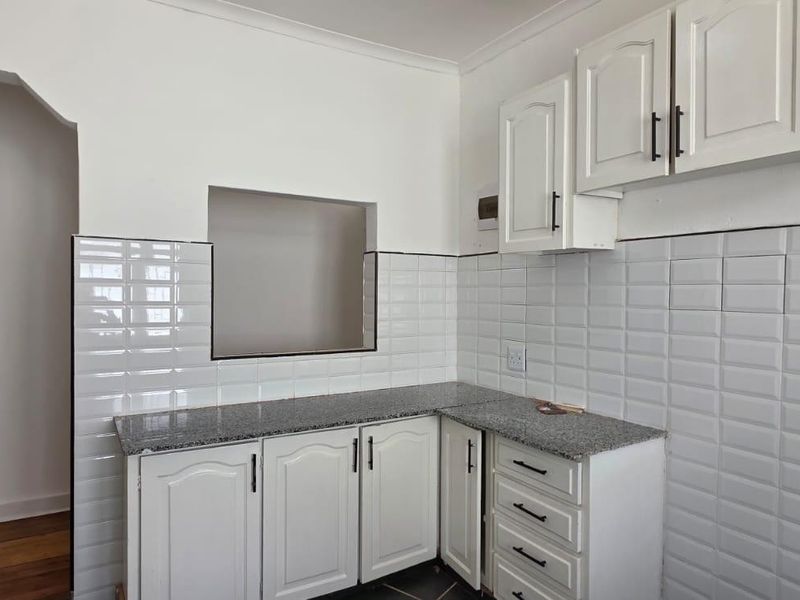 Charming 3-bedroom, 2-bathroom home in Cato Manor - Photo 6