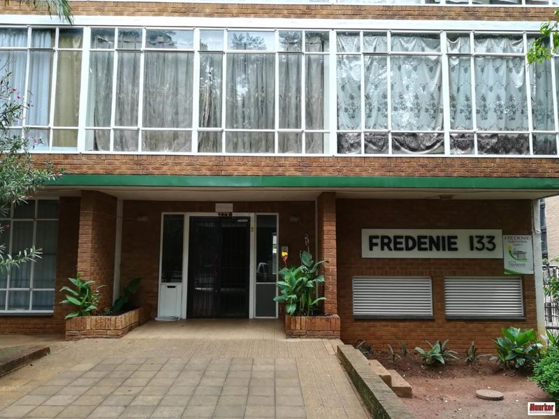 BACHELOR FLAT TO RENT IN SUNNYSIDE - Photo 1