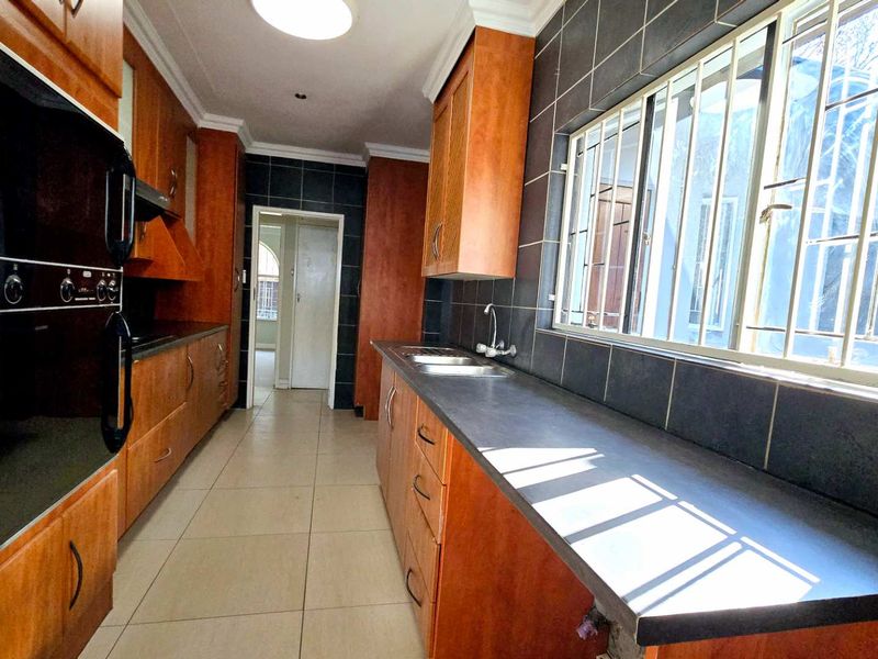 Newly Renovated Family Home with Flatlet Potential & Exceptional Entertainment Space - Photo 6