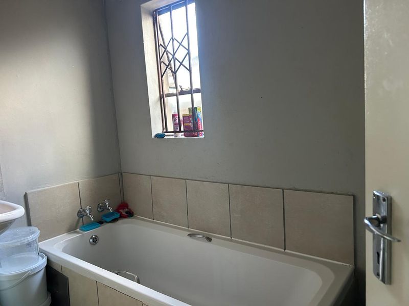 Clayville R 960 000-2 Bed family home - Photo 6