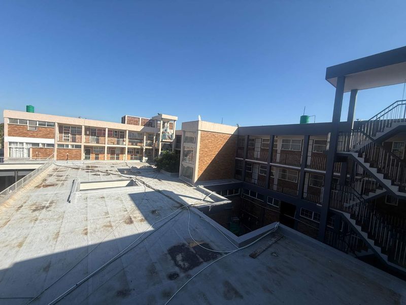 Spacious 3-Bedroom Apartment – 140sqm | Secure | Immediate Occupation - Photo 2