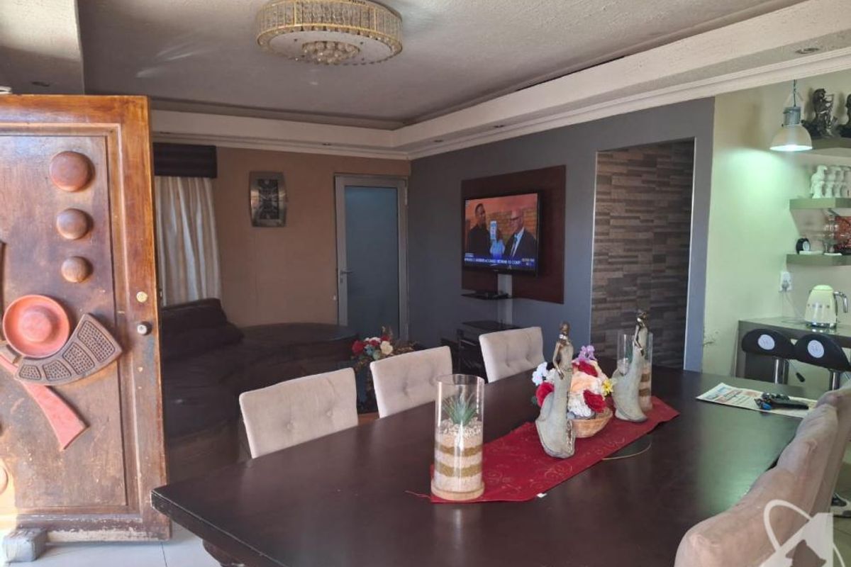 FOR SALE: 5-Bedroom Double Storey in Cimbebasia – N$2,772,000 - Photo 2