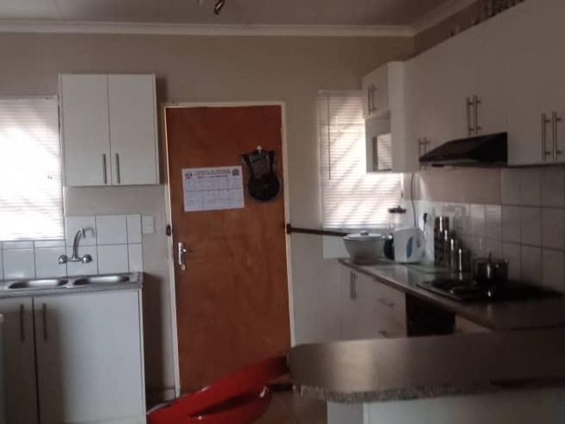 Townhouse for sale extension 4 OTJOMUISE - Photo 6