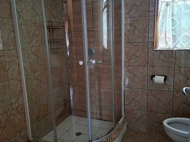 Spacious 3 Bedroom House with 2 Flats in VINETA  SWAKOPMUND - Photo 9