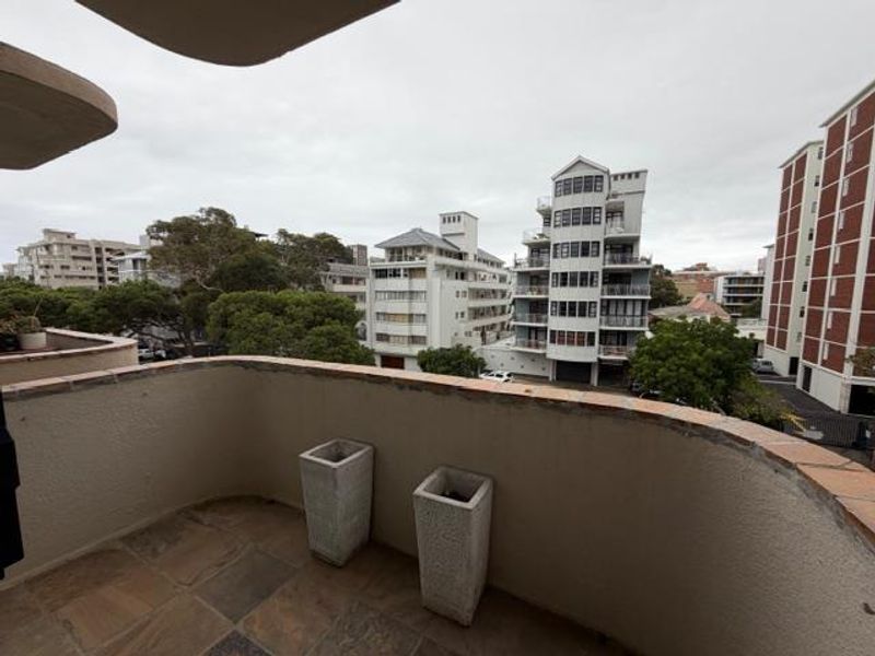 Comfy one bedroom in Central Sea Point - Photo 8
