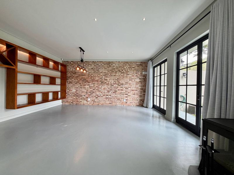 4 Bedroom House For Sale in Auasblick - Photo 10