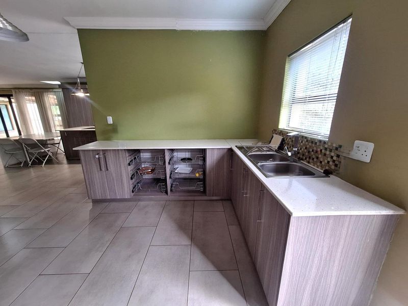 3 Bedroom House to Rent in Seasons Lifestyle Estate Hartbeespoort R 25 000  pm - Photo 5