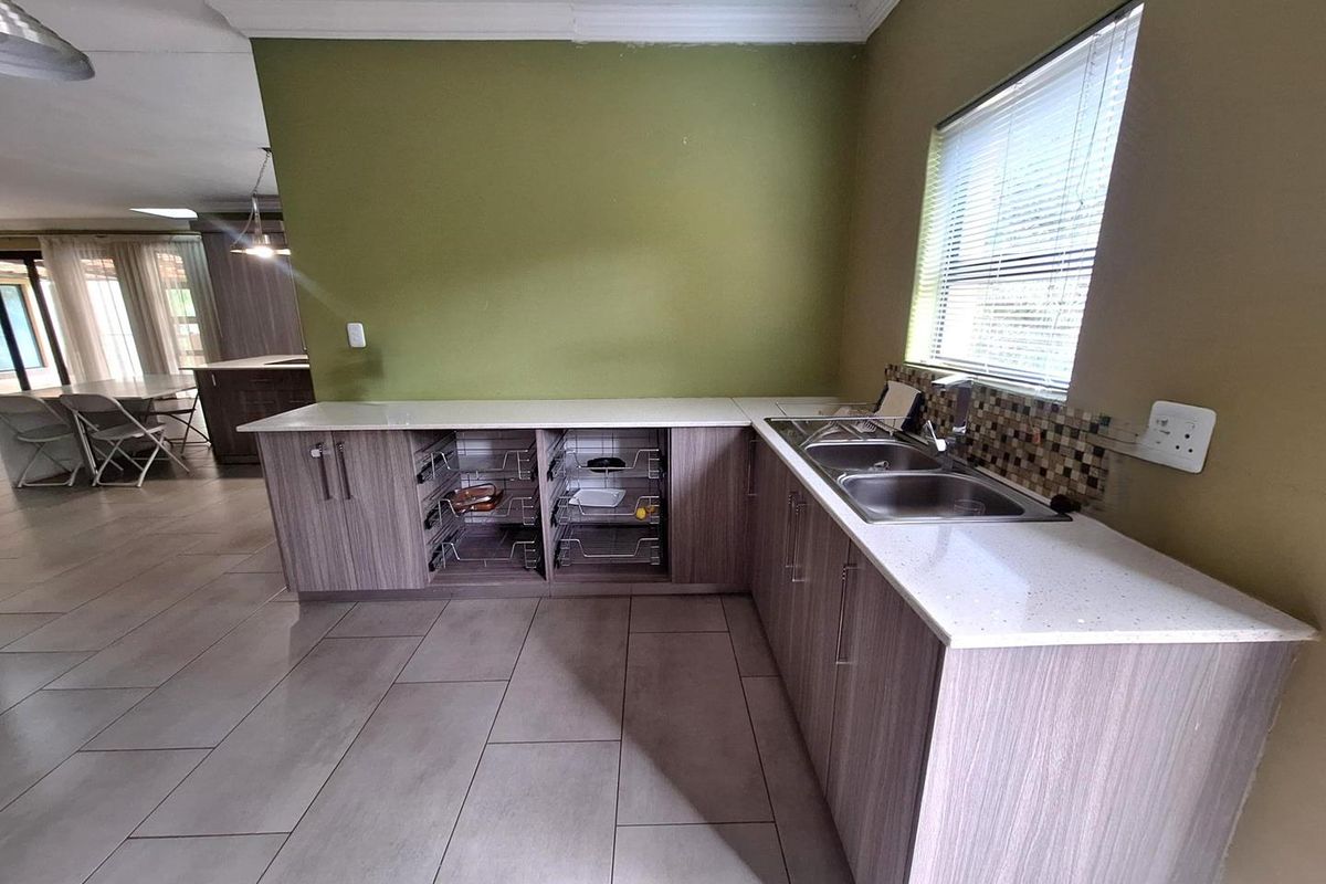 3 Bedroom House to Rent in Seasons Lifestyle Estate Hartbeespoort R 25 000  pm - Photo 5