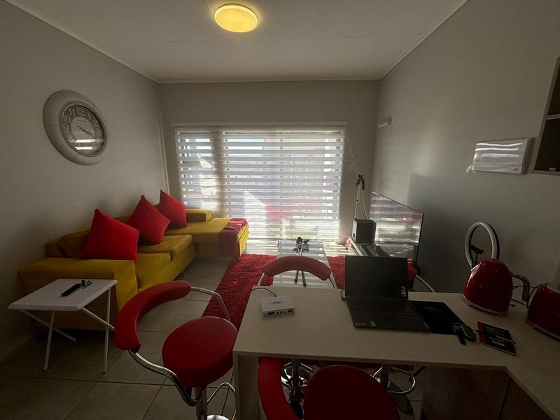 Stunning New Upmarket Flats in Rooihuiskraal North – Ideal for Investors & Homeowners - Photo 3