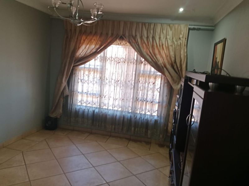 Beautiful and modern home - Photo 9