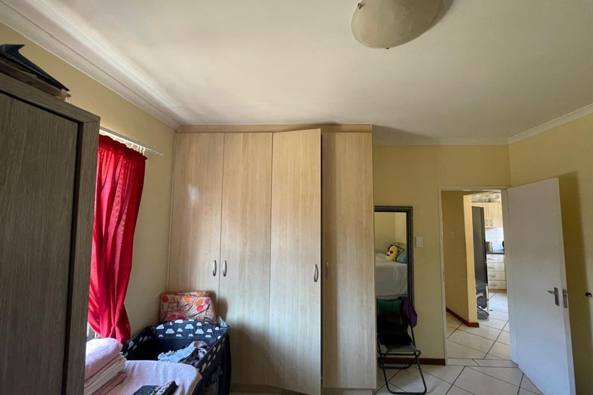 2 BEDROOM TOWNHOUSE FOR SALE IN COMPLEX (NEGOTIOBLE) - Photo 4