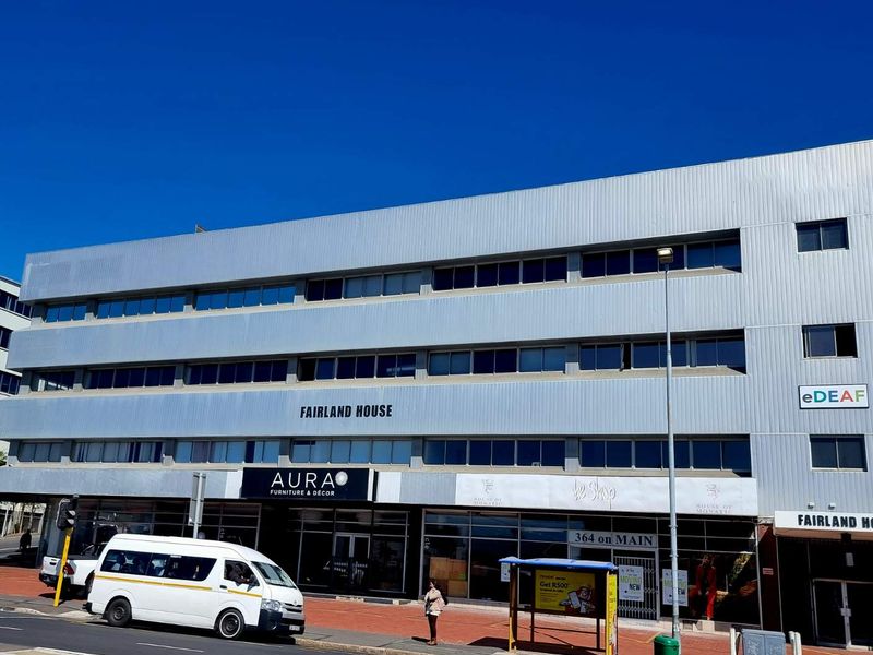 Spacious and Versatile Unit in a Prime Location - Photo 2