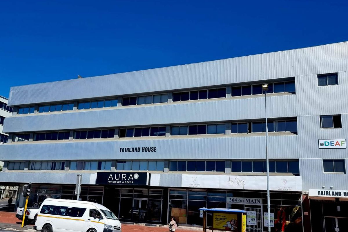 Spacious and Versatile Unit in a Prime Location - Photo 2