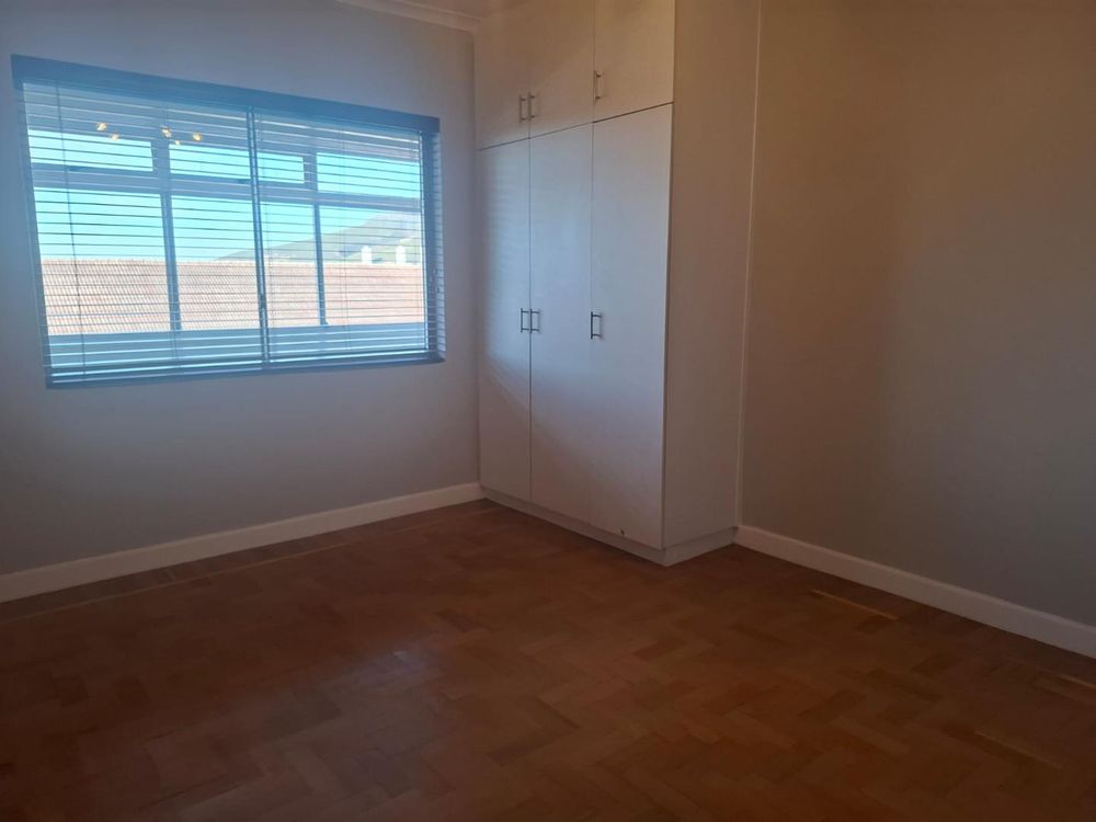 2nd bedroom with built in cupboards