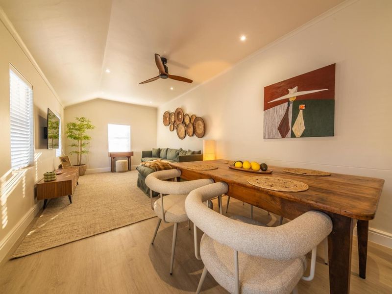 A Romantic Art-Filled Escape in the Heart of Franschhoek | Available Immediately - 31 Oct 2026 - Photo 5