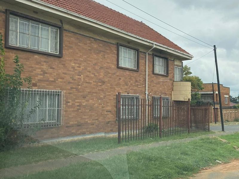 10-Unit Goldmine in Rosettenville: Seize the Opportunity! - Photo 3