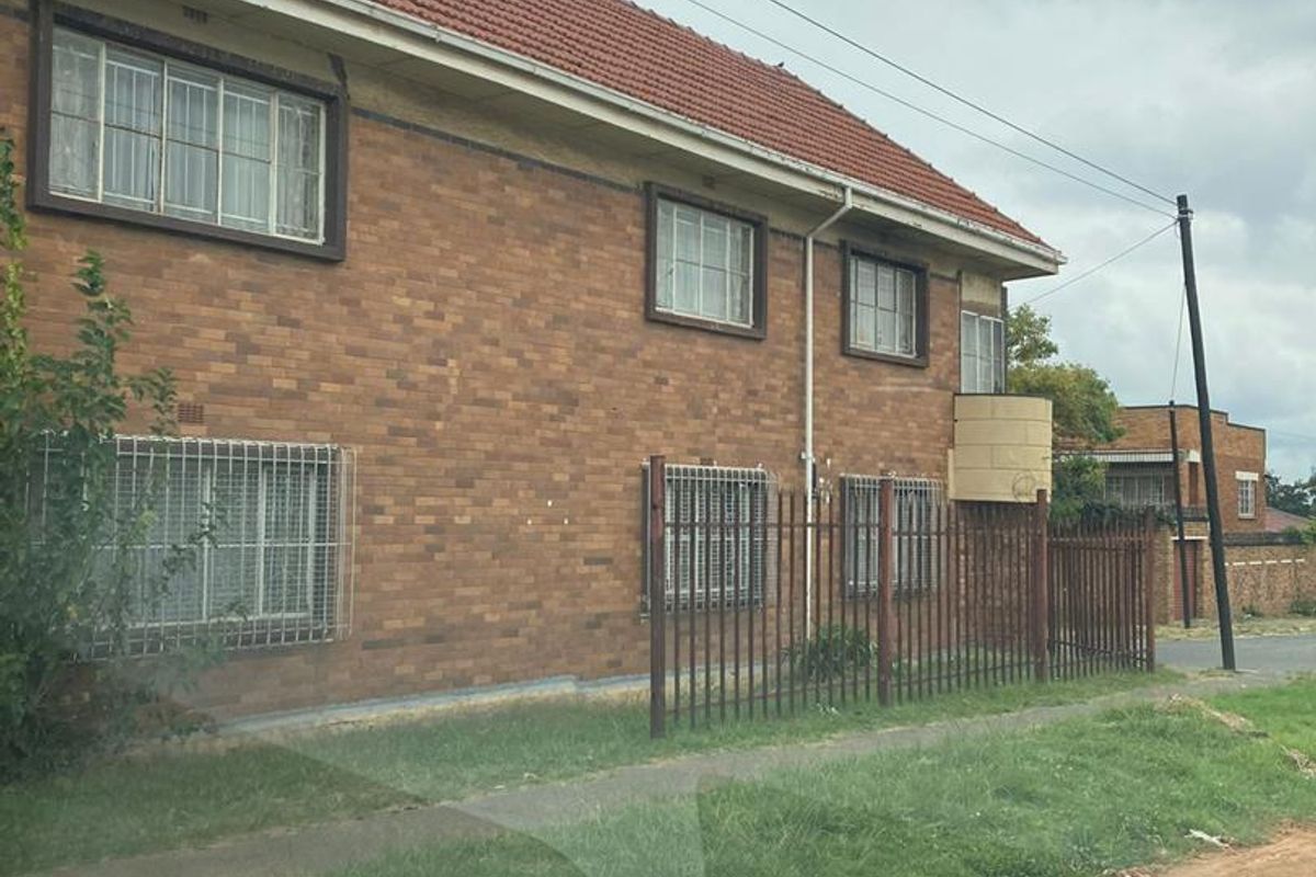 10-Unit Goldmine in Rosettenville: Seize the Opportunity! - Photo 3