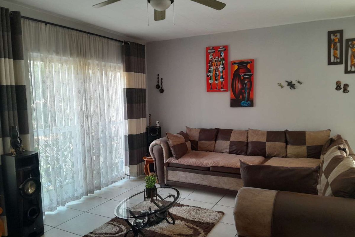 Modern Spacious Home in Secure Complex - Photo 4