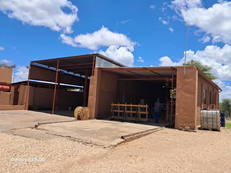 Expansive 25-Hectare Lodge for sale: Perfect for Business or Pleasure! - Photo 9