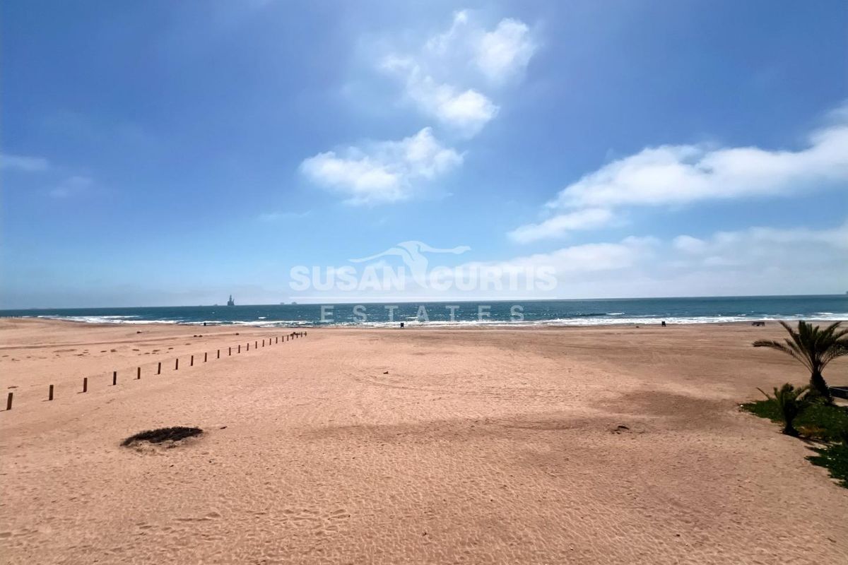 Beachfront Townhouse | Ideal Low-Maintenance Holiday Home - Photo 5